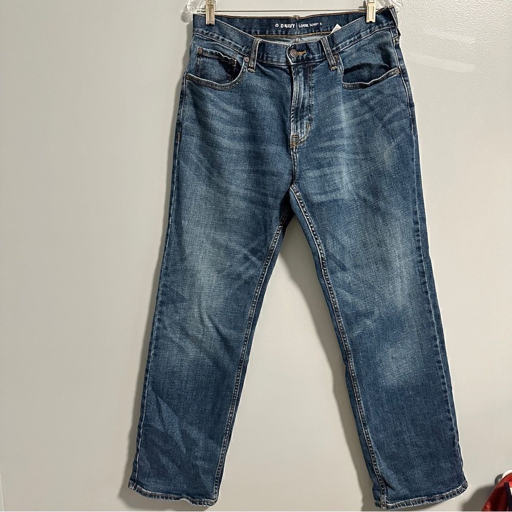 Old Navy loose fitting jeans. Size 32 x 30.